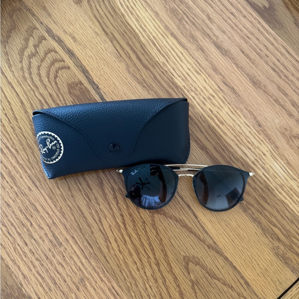 Ray-Ban Round Metal Sunglasses in Black and Gold